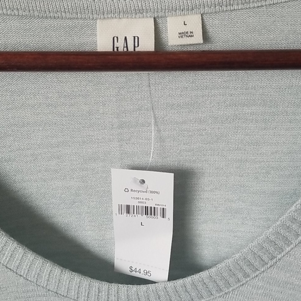 GAP Top with Side Rushing - Picture 2 of 3